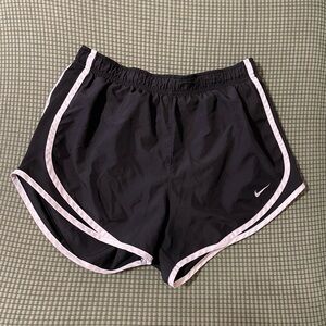 Vintage Black Nike Shorts in Medium